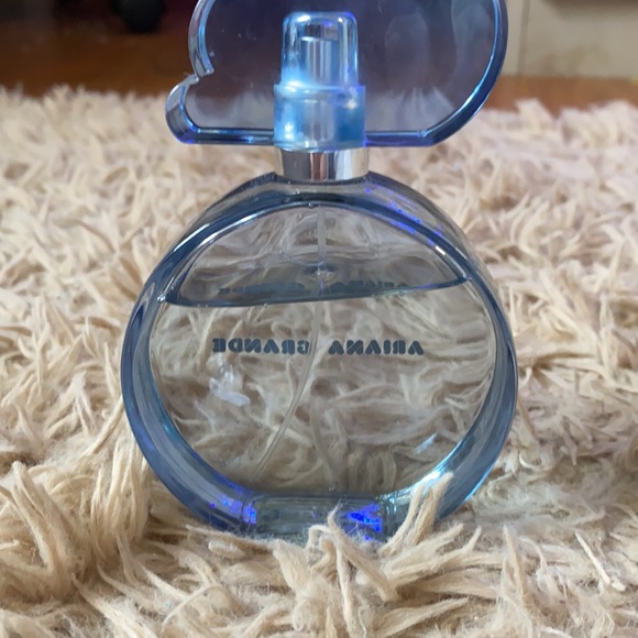 Ariana Grande Cloud Perfume with Stand - Picture 6 of 15